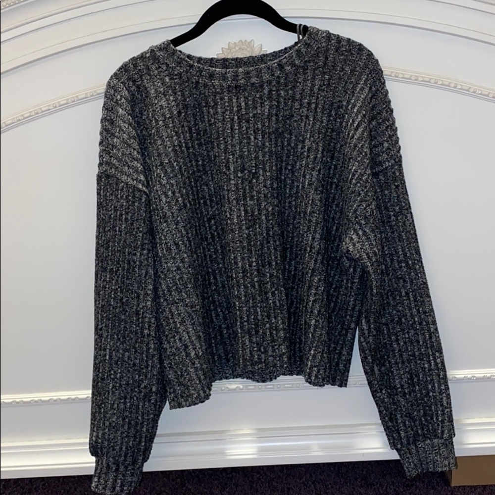 Ribbed heather grey sweater